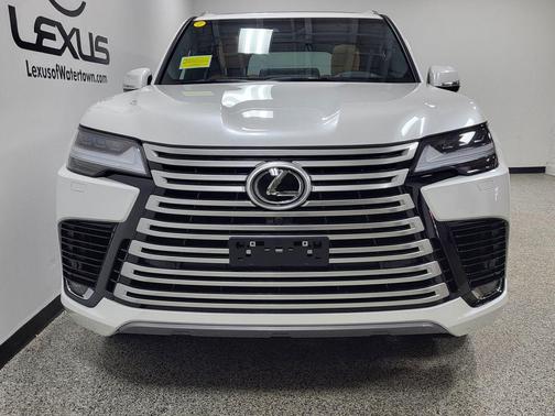Eminent White Pearl 2024 Lexus LX 600 Luxury