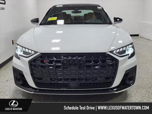2024 Audi S8 4.0T