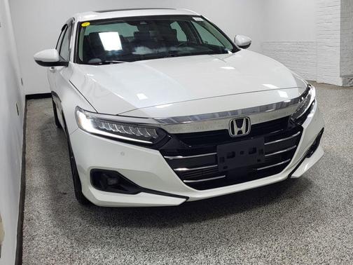 Platinum White Pearl 2021 Honda Accord EX-L 1.5T