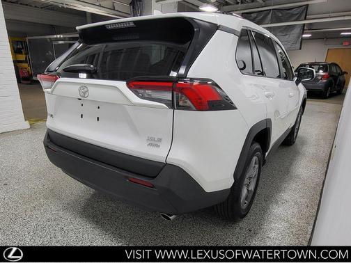 Ice Cap 2024 Toyota RAV4 XLE