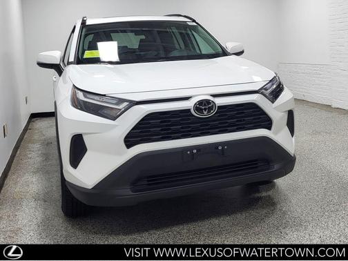 Ice Cap 2024 Toyota RAV4 XLE