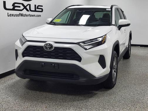 Ice Cap 2024 Toyota RAV4 XLE