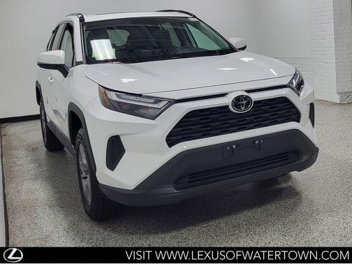 Ice Cap 2024 Toyota RAV4 XLE