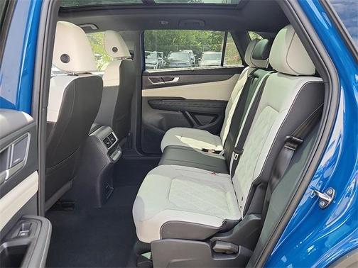 2025 Volkswagen Atlas Cross Sport 2.0T SEL Premium R-Line