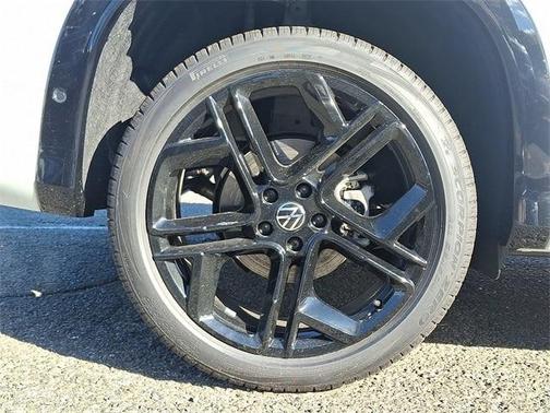 2025 Volkswagen Tiguan 2.0T SE R-Line Black