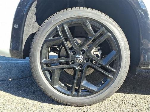 2025 Volkswagen Tiguan 2.0T SE R-Line Black