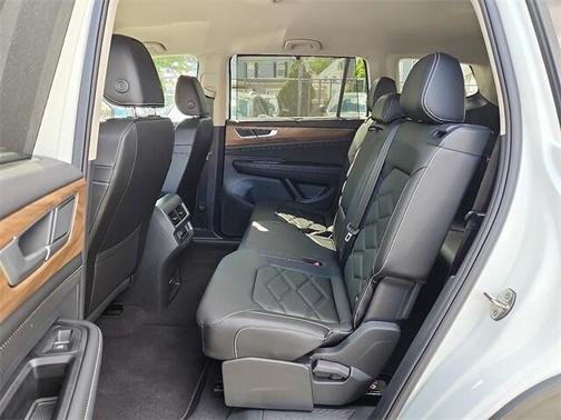 2024 Volkswagen Atlas 2.0T SE