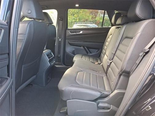 2026 Volkswagen Atlas Cross Sport 2.0T SEL R-Line Black