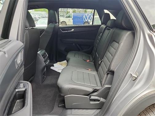 2025 Volkswagen Atlas Cross Sport 2.0T SEL R-Line Black