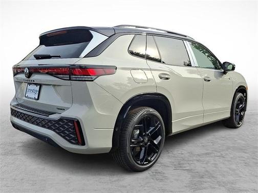 2025 Volkswagen Tiguan 2.0T SE R-Line Black