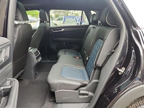 2025 Volkswagen Atlas Cross Sport 2.0T SEL Premium R-Line
