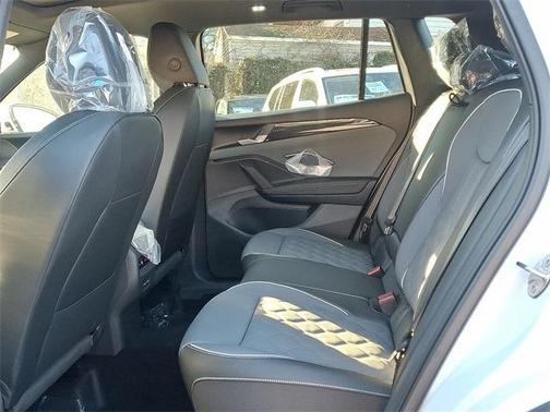 2026 Volkswagen Tiguan 2.0T SEL R-Line