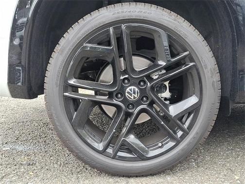 2025 Volkswagen Tiguan 2.0T SE R-Line Black