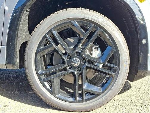 2025 Volkswagen Tiguan 2.0T SE R-Line Black