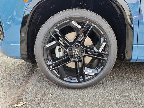 2025 Volkswagen Tiguan 2.0T SE R-Line Black