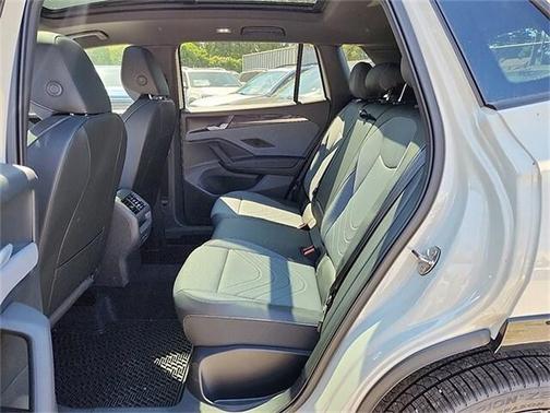2025 Volkswagen Tiguan 2.0T SE R-Line Black