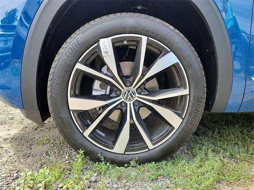 2025 Volkswagen Atlas Cross Sport 2.0T SEL Premium R-Line