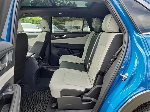 2025 Volkswagen Atlas Cross Sport 2.0T SEL Premium R-Line