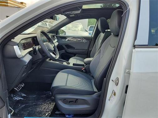 2025 Volkswagen Tiguan 2.0T SE R-Line Black