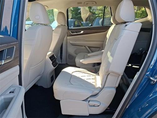 2025 Volkswagen Atlas 2.0T SEL Premium R-Line