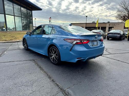 2024 Toyota Camry SE