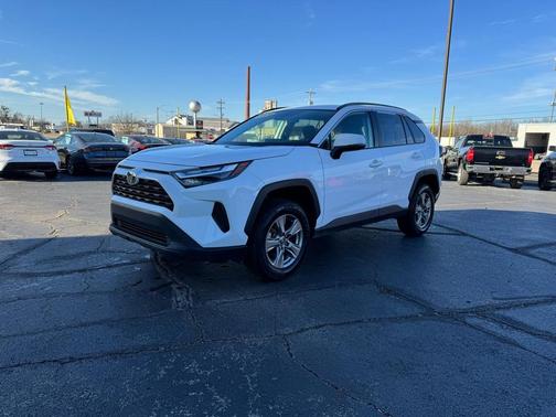 2024 Toyota RAV4 XLE