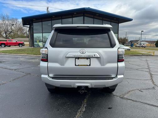 2024 Toyota 4Runner SR5