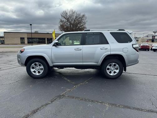 2024 Toyota 4Runner SR5