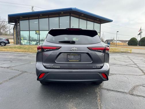 2024 Toyota Highlander XLE