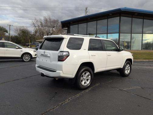 2024 Toyota 4Runner SR5