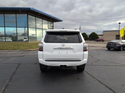 2024 Toyota 4Runner SR5