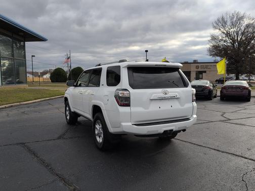 2024 Toyota 4Runner SR5