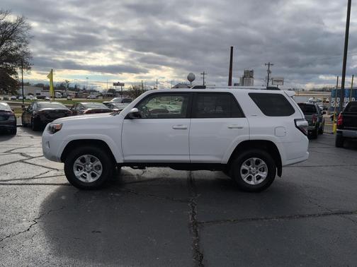 2024 Toyota 4Runner SR5