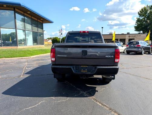 2016 RAM 1500 SLT