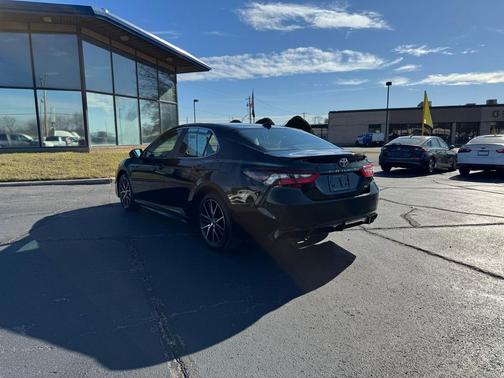 2024 Toyota Camry SE