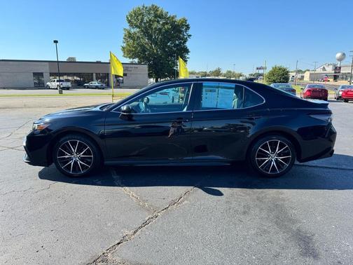 2023 Toyota Camry SE