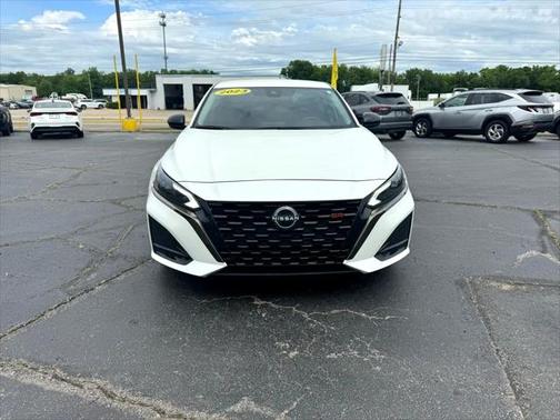 2023 Nissan Altima SR FWD