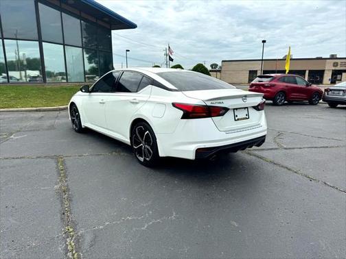 2023 Nissan Altima SR FWD