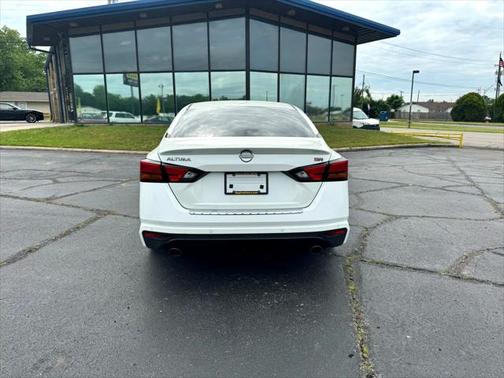 2023 Nissan Altima SR FWD