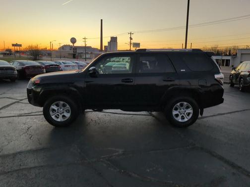 2024 Toyota 4Runner SR5