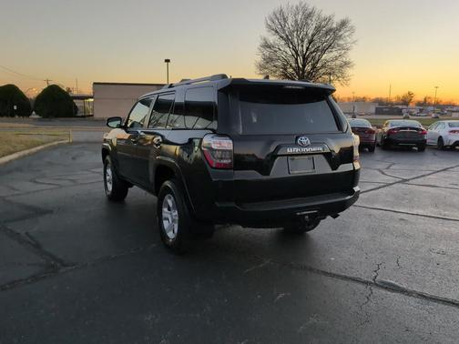 2024 Toyota 4Runner SR5