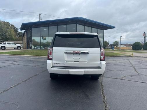 2017 GMC Yukon XL Denali