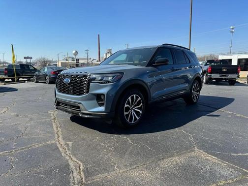 2025 Ford Explorer ST-Line