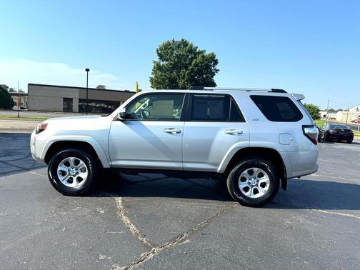 2024 Toyota 4Runner SR5