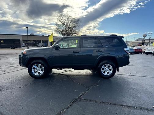 2024 Toyota 4Runner SR5