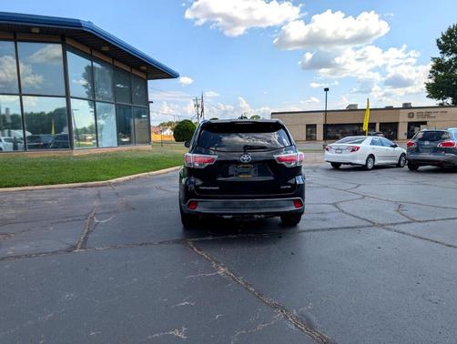 2014 Toyota Highlander Limited Platinum