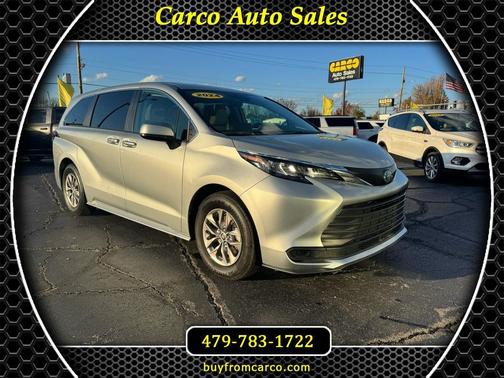 2024 Toyota Sienna LE