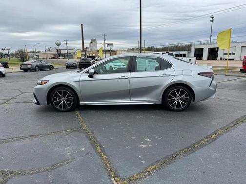 2024 Toyota Camry SE