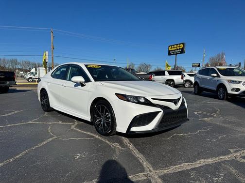 2024 Toyota Camry SE
