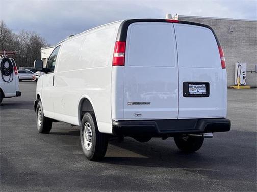 2025 Chevrolet Express 2500 RWD 2500 Regular Wheelbase WT